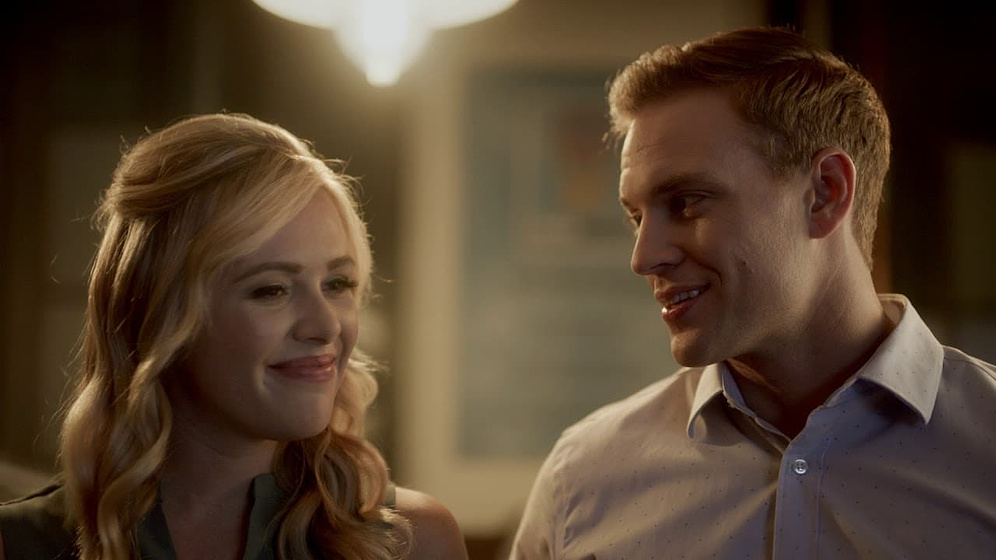 Natalie Hall y Marshall Williams en Sinceramente Tuyo