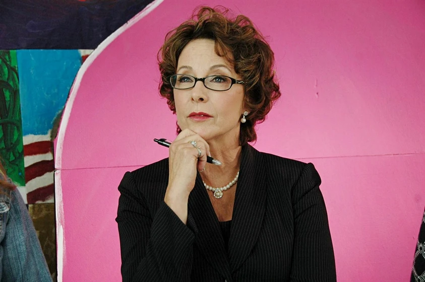 Kathleen Quinlan en elektra-luxx