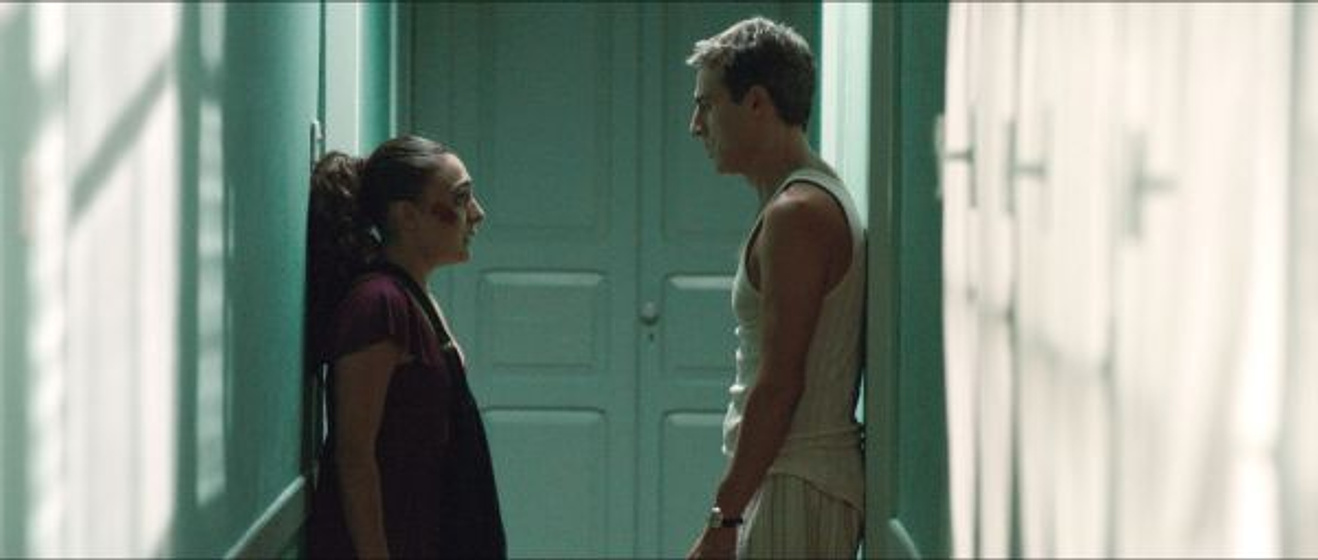 Alberto San Juan y Candela Peña en La Isla interior