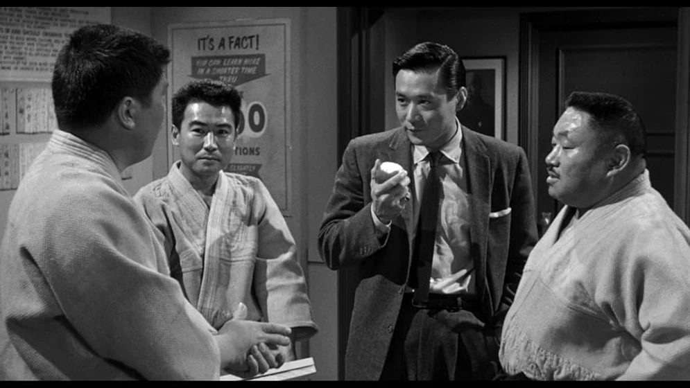 James Shigeta en el-kimono-rojo