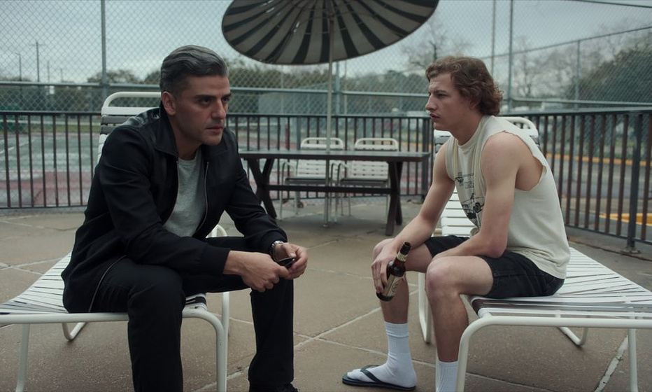 Oscar Isaac y Tye Sheridan en El Contador de Cartas