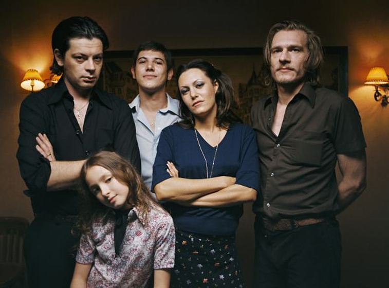 Guillaume Depardieu, Johan Libéreau, Léora Barbara, Karole Rocher y Benjamin Biolay en Stella