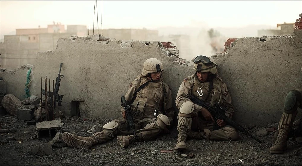 Alden Ehrenreich y Tye Sheridan en the-yellow-birds