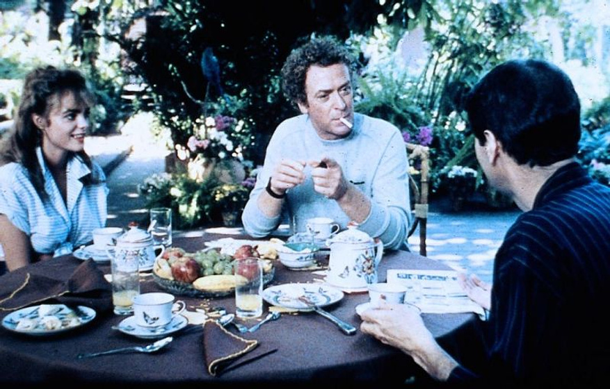 Michael Caine, Joseph Bologna y Michelle Johnson en Lío en Río