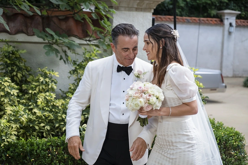 Andy Garcia y Adria Arjona en El Padre de la Novia