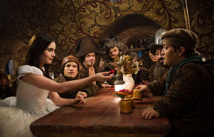 Lily Collins en Blancanieves (Mirror, Mirror)