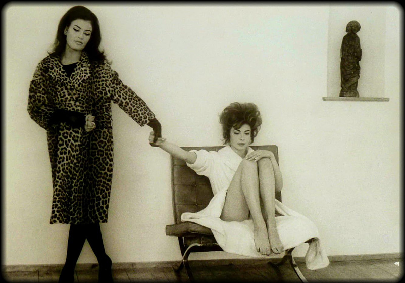 Marisa Mell y Claudia Marus en El Monte de Venus