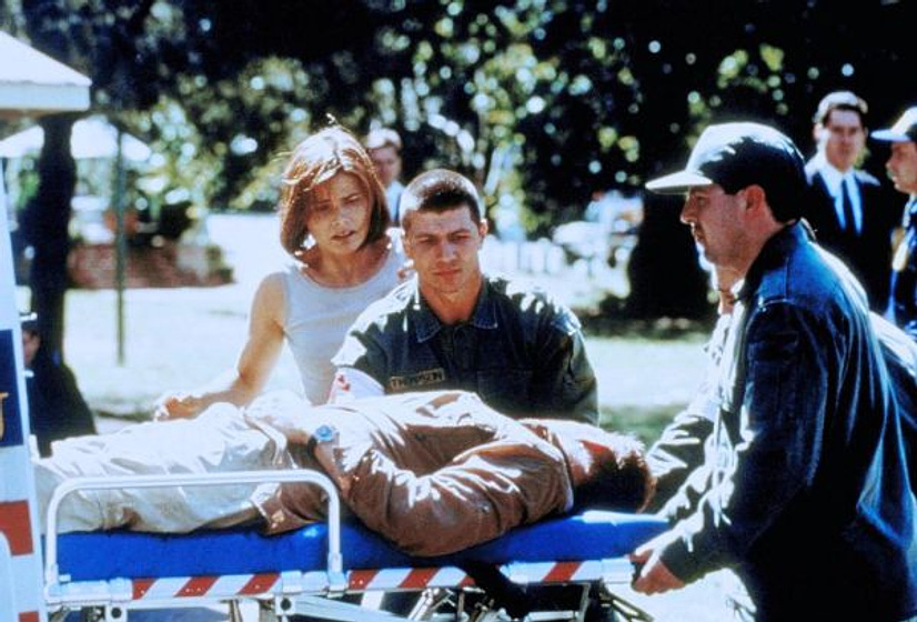 Mariel Hemingway y Doug Savant en La Guardaespaldas