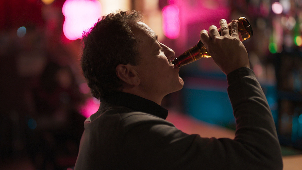 Roger Casamajor en Un Hombre en un Puente