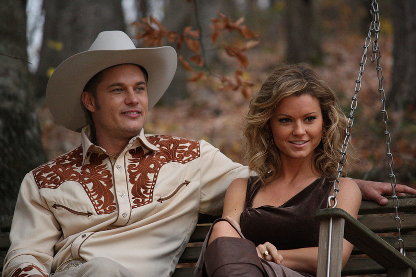 Travis Fimmel y Katrina Elam en Camino a la Fama