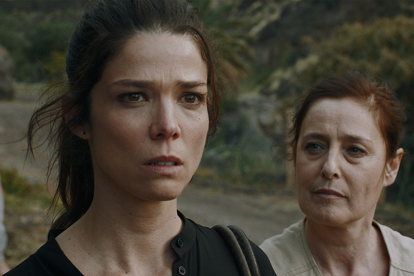 Juana Acosta y Maiken Beitia en Acantilado