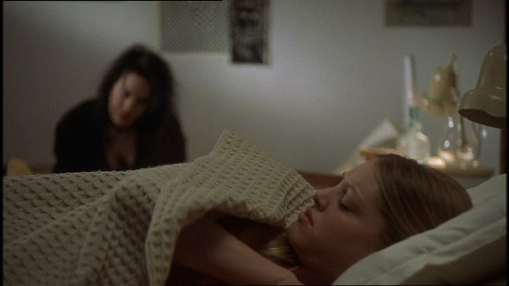 Sara Downing y Eileen Grubba en Ratas en el Internado