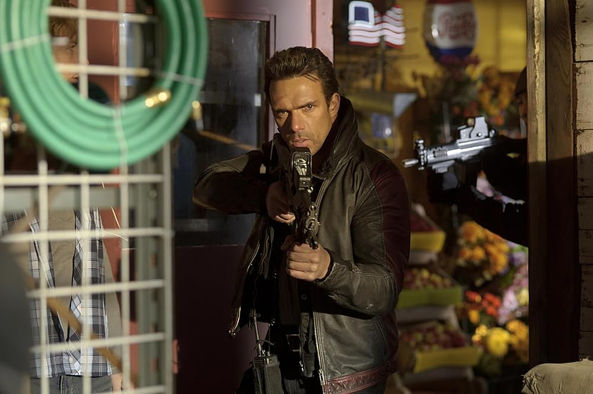 Darren Shahlavi en entrega-peligrosa