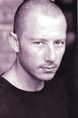 picture of actor Darren Morfitt
