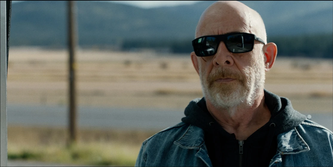 J.K. Simmons en corre-o-muere-2024