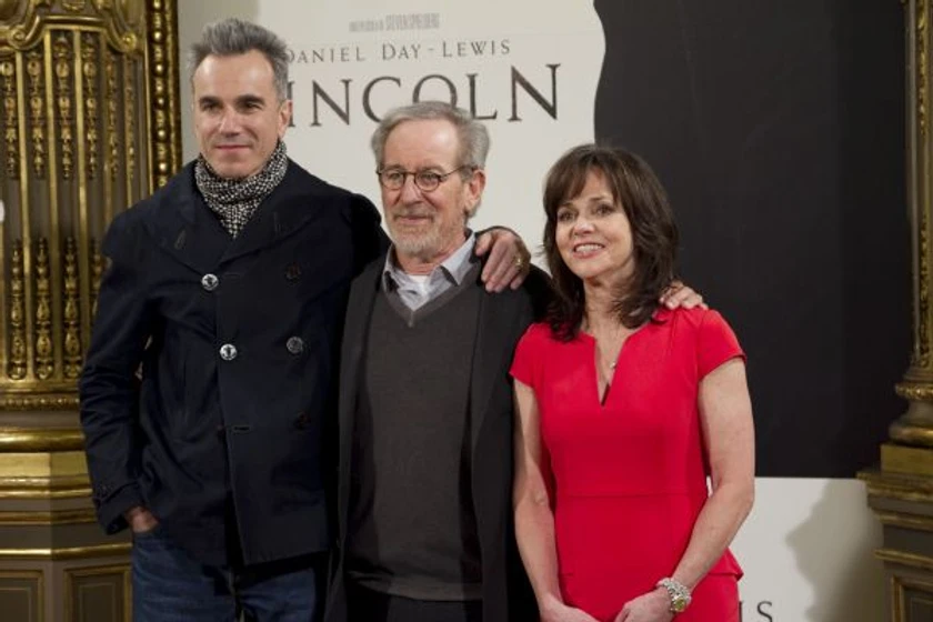 Steven Spielberg, Sally Field y Daniel Day-Lewis en lincoln-2012 (Photocall en Madrid. Enero 2013)