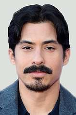 picture of actor Carlos Santos