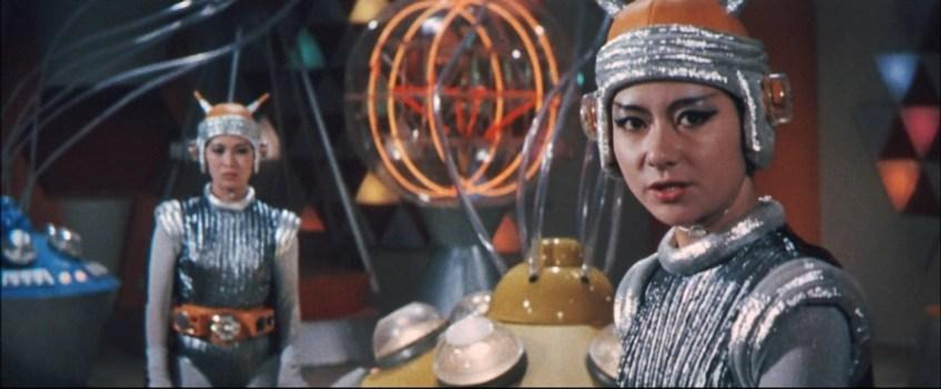 Reiko Kasahara y Hiroko Kai en gamera-contra-guiron-guardian-del-planeta-fantasma
