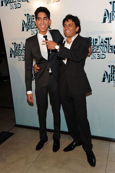 M. Night Shyamalan y Dev Patel en Airbender. El último guerrero (Premiere en New York. Julio 2010)