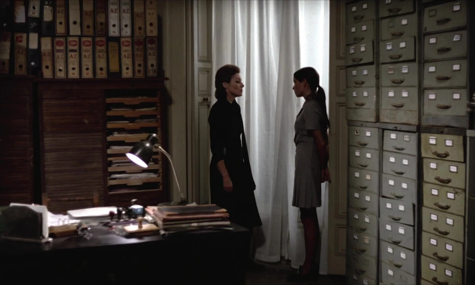 Geraldine Chaplin y Viveca Lindfors en la-casa-sin-fronteras