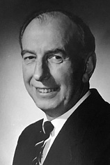 picture of actor Russell Napier