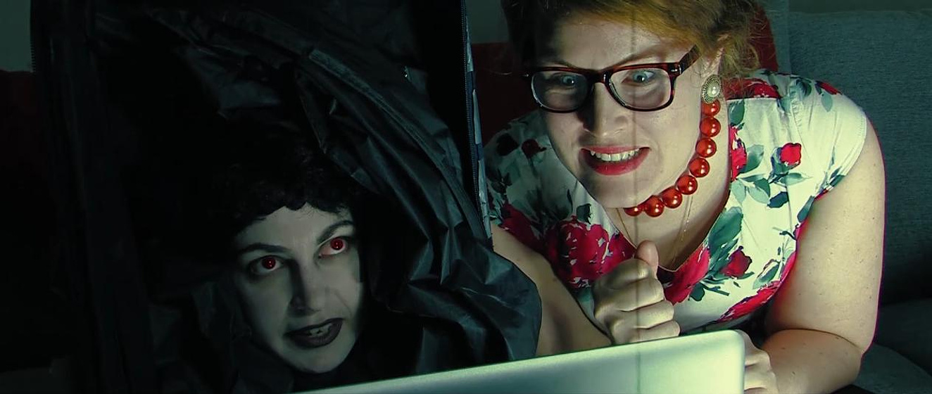 Sanna Wallin y Elin Hallberg en Housewife Alien vs. Gay Zombie