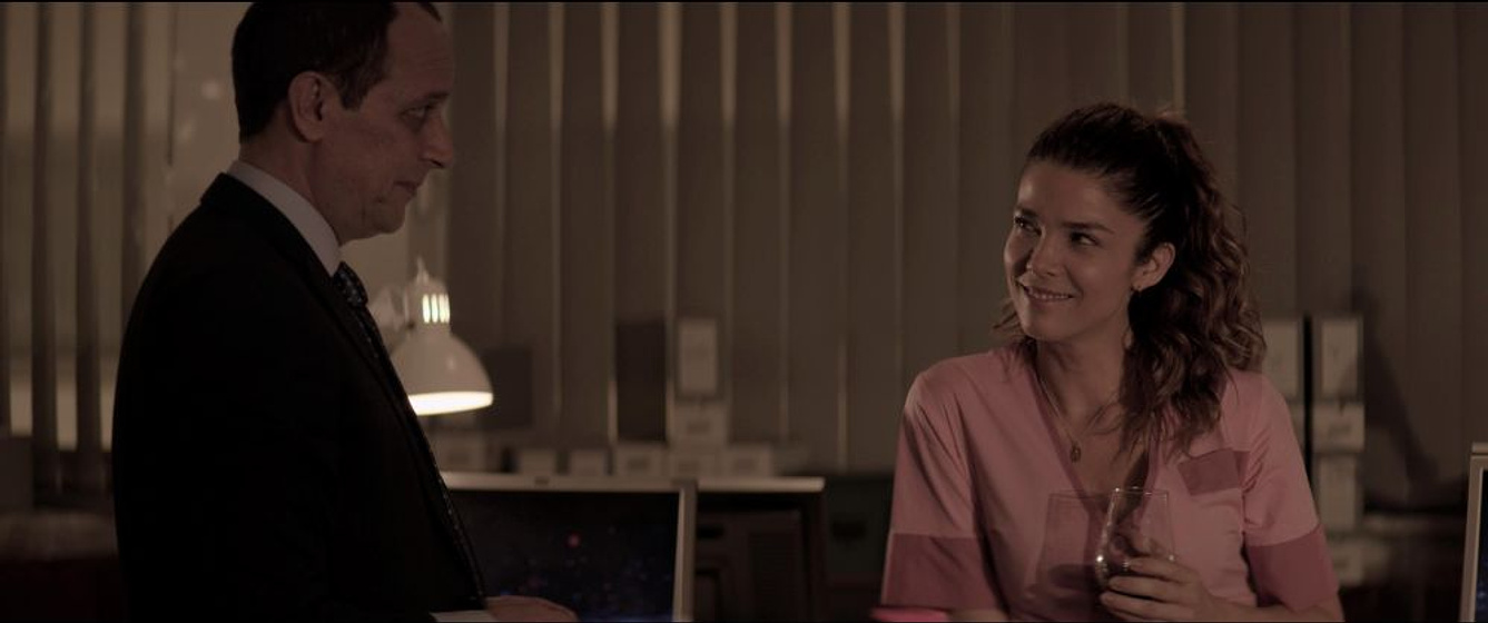 Juana Acosta y Luis Callejo en Jefe