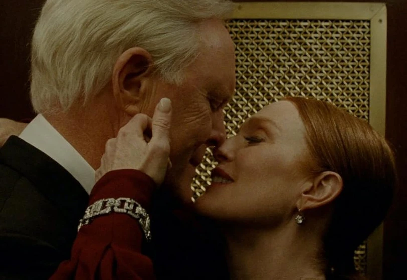 Julianne Moore y John Lithgow en embaucadores