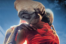 still of movie E.T., el Extraterrestre