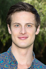 picture of actor Aren Buchholz