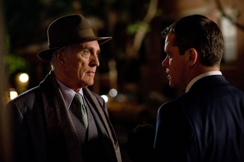 Matt Damon y Terence Stamp en Destino oculto