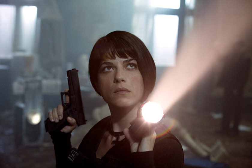 Selma Blair en Hellboy II: El Ejército Dorado