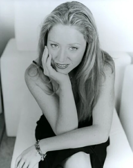 Amy Redford en the-guitar