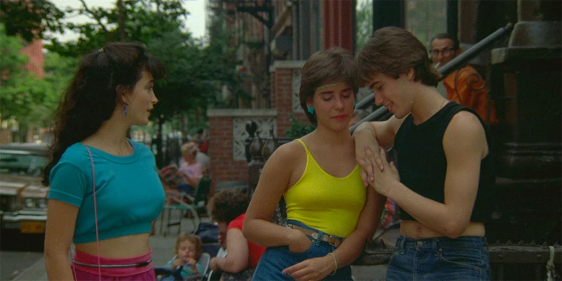 Neill Barry, Rainbow Harvest y Gina Battist en vida-adulta-de-dos-adolescentes