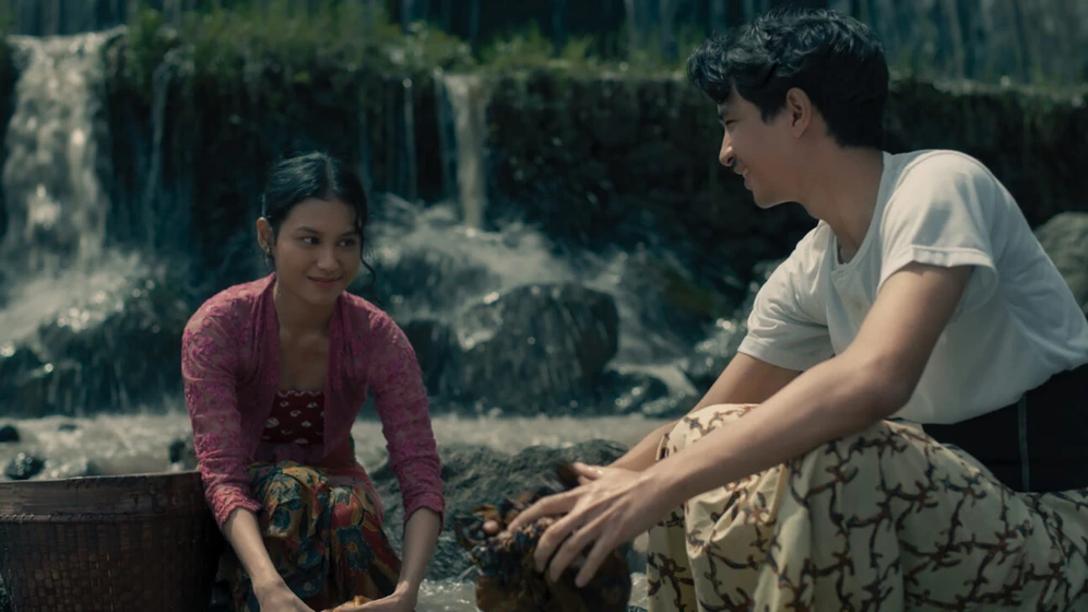 Devano Danendra y Alika Jantinia en gowok-javanese-kamasutra