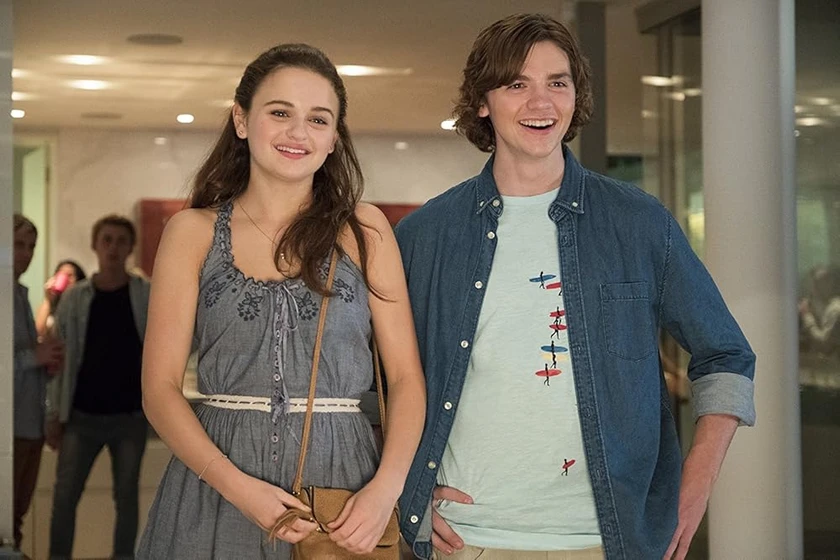 Joey King y Joel Courtney en mi-primer-beso