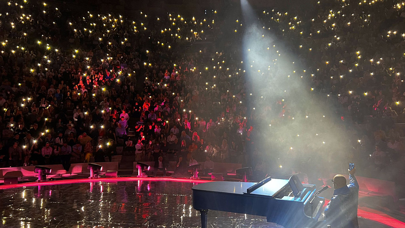 Imagen de Desmond Child Rocks the Parthenon