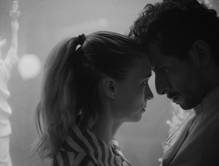 Rooney Mara y Raúl Briones en La Cocina