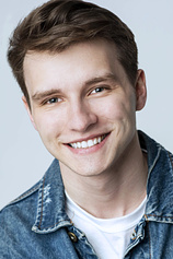 picture of actor Dylan McEwan