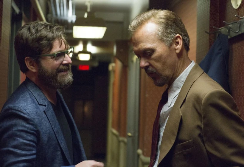 Michael Keaton y Zach Galifianakis en birdman-o-la-inesperada-virtud-de-la-ignorancia