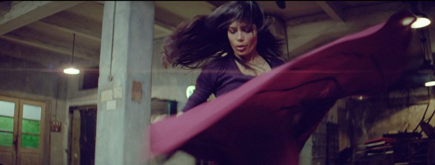 Freida Pinto en el-bailarin-del-desierto