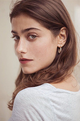 picture of actor Eugénie Derouand