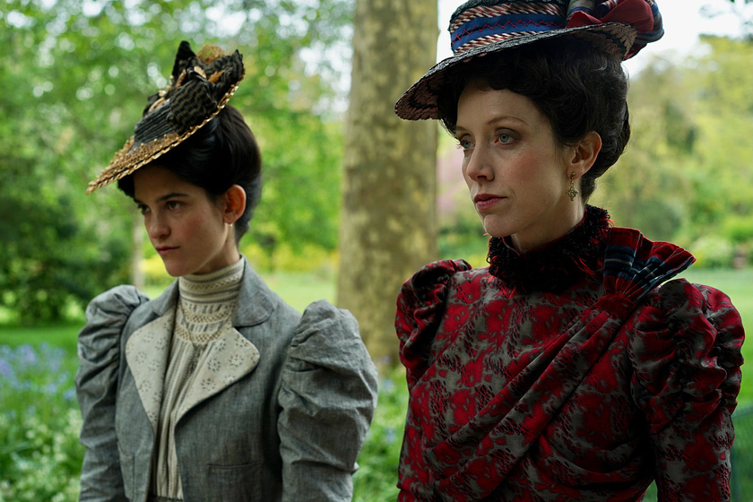 Sara Giraudeau y Suzanne Lindon en Los Colores del Tiempo