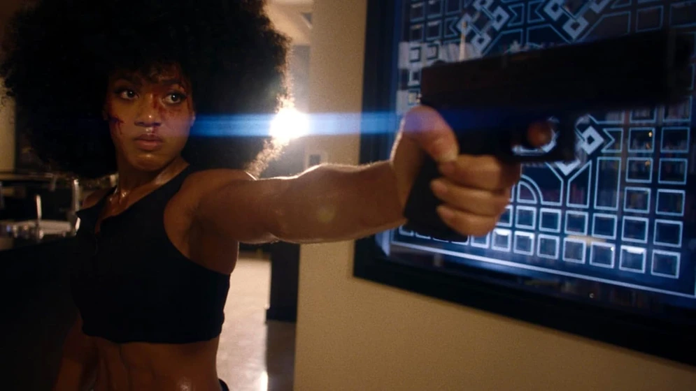 Shaina West en jade-2024