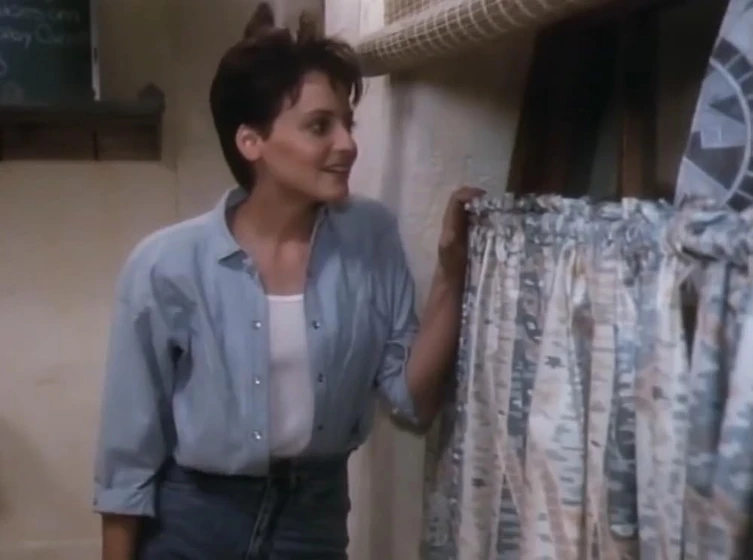 Lori Petty en el-motel-de-norman