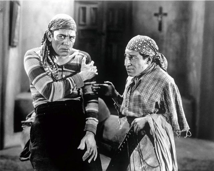 Lon Chaney y John George en Garras Humanas