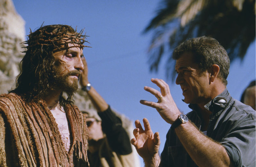 Mel Gibson y Jim Caviezel en La Pasión de Cristo