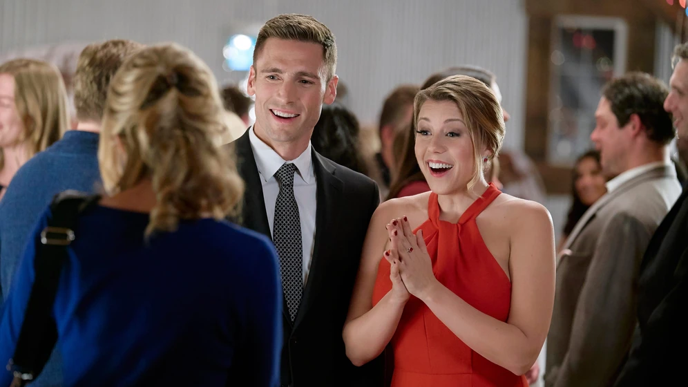 Andrew W. Walker y Jodie Sweetin en feliz-y-radiante