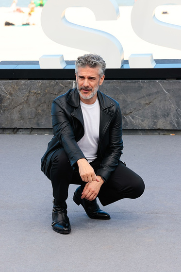 Leonardo Sbaraglia en El Hombre que amaba los Platos voladores (Festival de San Sebastián. Septiembre 2024)