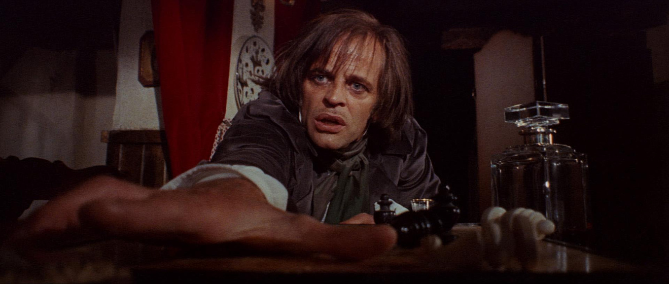 Klaus Kinski en la-horrible-noche-del-baile-de-los-muertos